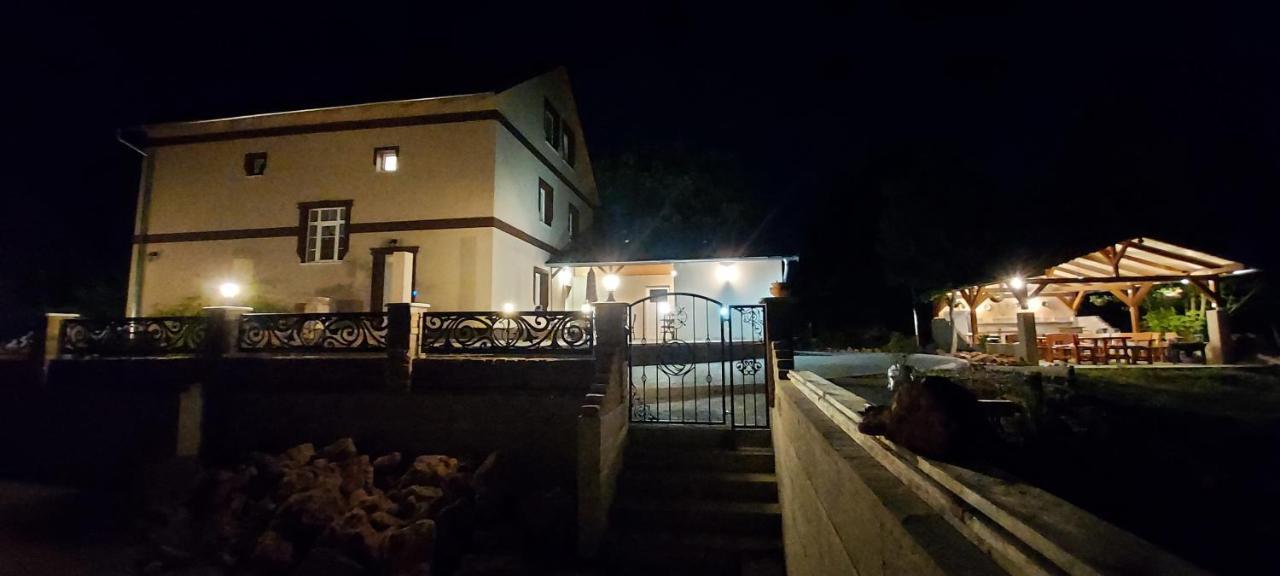 Villa Verteskacsa Vértesacsa Exterior foto